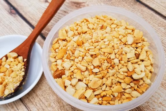 Hành trình của muối lạc từ quê nhà ra thị trường hiện đại
