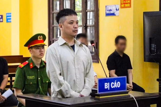 Cưỡng đoạt tài sản của 5 bị hại, TikToker Lê Việt Hùng lĩnh án hơn 7 năm tù 