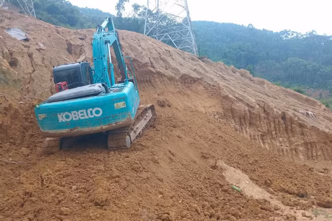 Chủ đầu tư nói gì vụ sạt lở chân cột điện đường dây 500kV Lào Cai - Vĩnh Yên?
