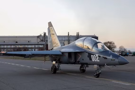 Tiêm tích Yak-130M cất cánh - khi người thầy trở thành chiến binh