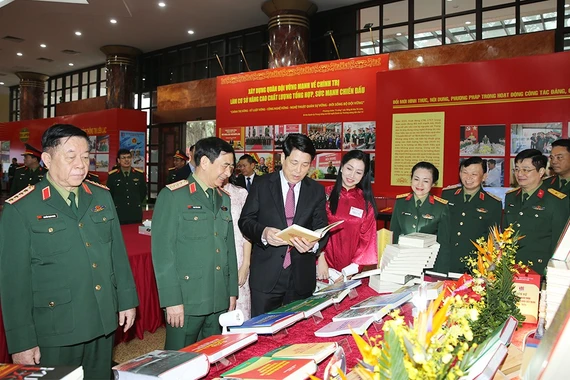 Chủ tịch nước Lương Cường dự Hội nghị Quân chính toàn quân năm 2025