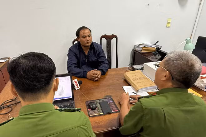 Video lời khai của thầy giáo sát hại nữ nhân viên thư viện do ghen tuông 