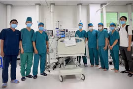 Gắp 3 mảnh xương lươn ra khỏi phế quản bệnh nhi 7 tháng tuổi