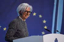 [VIDEO] ECB bất ngờ tăng lãi suất lần đầu sau gần ba năm