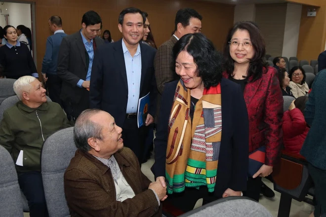 Chủ tịch Bùi Thị Minh Hoài dự Hội nghị lấy ý kiến cử tri nơi cư trú đối với người ứng cử ĐBQH