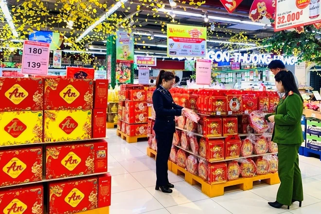 Không vùng cấm trong kiểm soát hàng giả, thực phẩm kém chất lượng dịp Tết