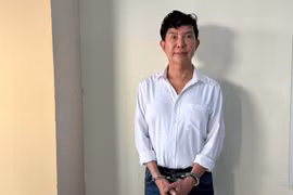 Ca sĩ Long Nhật và Sơn Ngọc Minh bị bắt vì ma túy tại TP HCM