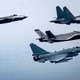 Máy bay J-16D dẫn đầu đội hình gồm các máy bay J-20 và J-10C.