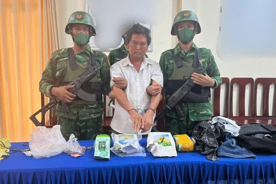 Bắt giữ đối tượng vận chuyển ma túy từ Campuchia vào Việt Nam