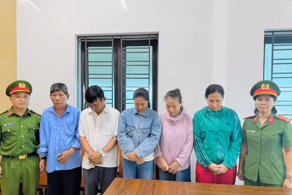 Hà Tĩnh bắt giữ nhóm đánh bạc, khởi tố 5 đối tượng