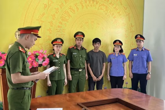Bắt giữ người phụ nữ lừa đảo chiếm đoạt hơn 500 triệu đồng bằng giấy tờ giả