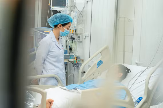 Ăn cá ngừ, người đàn ông bất ngờ rơi vào phản vệ độ III nguy kịch