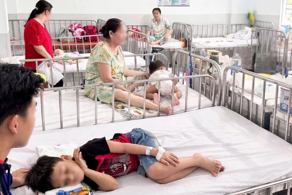 Số ca tay chân miệng tăng mạnh tại TP HCM, nhiều ca biến chứng nặng