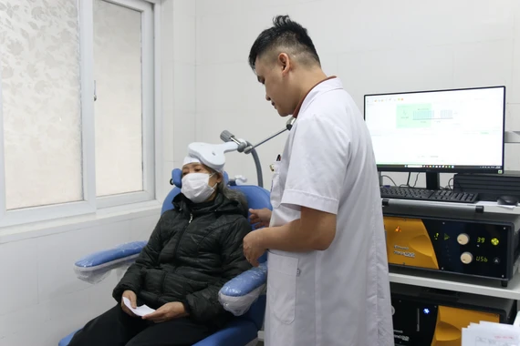 Kích thích từ trường xuyên sọ điều trị rối loạn tiền đình