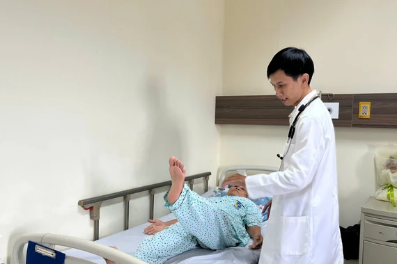 Suýt mất giờ vàng chữa trị vì đến nhầm nơi cấp cứu đột quỵ