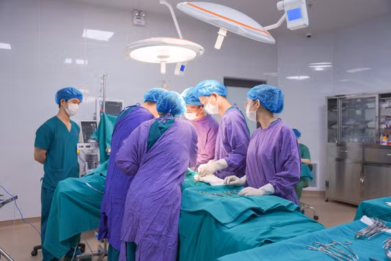 Đau âm ỉ, ăn uống kém phải phẫu thuật vì sỏi tụy, viêm tụy mạn