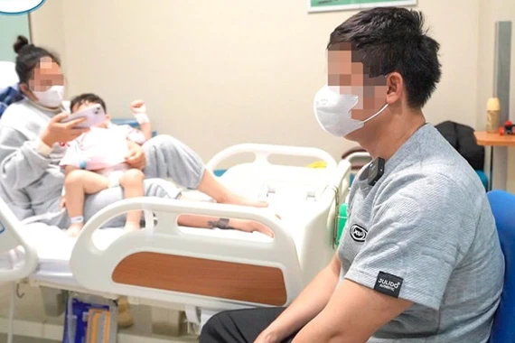 Bé trai 3 tuổi bị chó cắn thấu ngực, tràn máu, tràn khí màng phổi