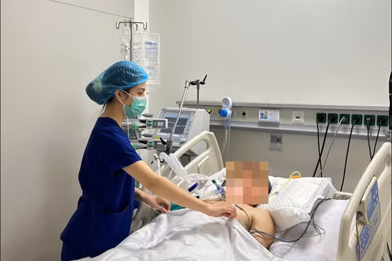 Chỉ 2 vết thương nhỏ ở tay, người bệnh co cứng toàn cơ thể do uốn ván