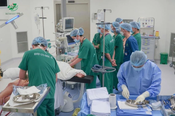 Nhồi máu cơ tim biến chứng rối loạn nhịp, người đàn ông ngừng tim nhiều lần