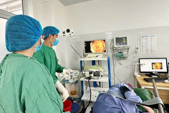 Tưởng rối loạn tiêu hóa tuổi 103, không ngờ ung thư biểu mô tuyến