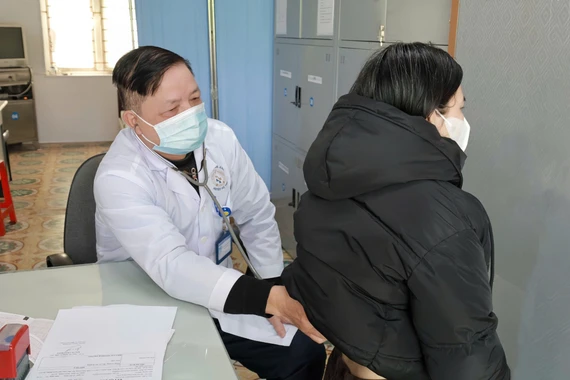 Mệt mỏi, ho và ăn kém, cô gái 23 tuổi phát hiện lao hô hấp