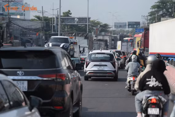 Hành trình về quê của người dân TP HCM dịp lễ 30/4 và 1/5