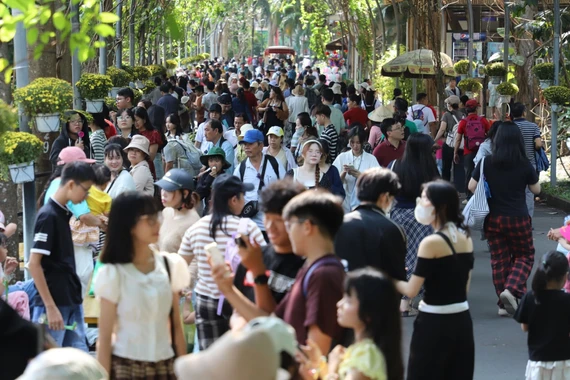 TP HCM thu hút hơn 4,3 triệu khách trong kỳ nghỉ Tết, doanh thu 12 nghìn tỷ