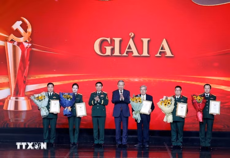 trao-giai-2.jpg
