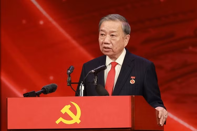 Tổng Bí thư Tô Lâm phát biểu tại lễ tuyên dương Bí thư chi bộ xuất sắc và trao giải Búa liềm Vàng lần thứ X - Ảnh: VGP