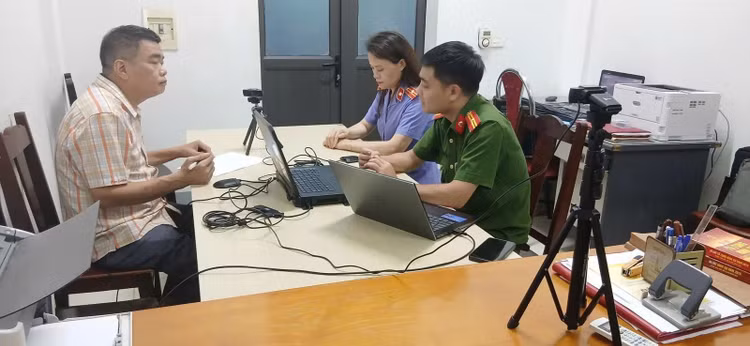 co-quan-chuc-nang-lam-viec-voi-ong-bui-song-hao.jpg