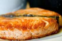 5 loại cá giàu omega-3 giúp hỗ trợ kiểm soát đường huyết, bảo vệ tim mạch