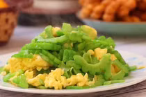 Lợi ích tuyệt vời của mướp đắng đối với sức khỏe, ít ai biết