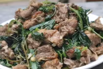 Cách làm món vịt xào rau răm thơm ngon, hấp dẫn ngày hè