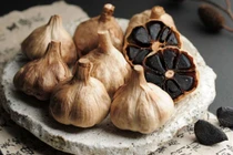 Tỏi đen tốt cho sức khỏe, nhưng không phải ai cũng nên ăn