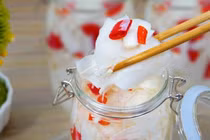 Cách làm măng chua tỏi ớt giòn ngon khiến cả nhà thích mê