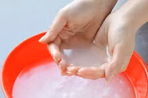 Giải pháp tự nhiên giúp móng tay giảm gãy, bong tróc