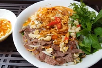 Ẩm thực Việt ghi dấu với 3 món trộn ngon nhất toàn cầu