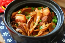 Măng tươi tốt cho sức khỏe, nhưng nhóm người này không nên ăn