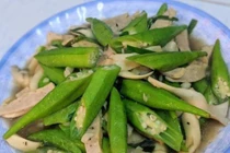 Đổi món cho bữa cơm nhà với đậu bắp xào nấm siêu ngon