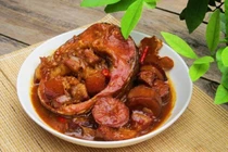 Cách kho cá với chuối xanh khiến cả nhà mê mẩn