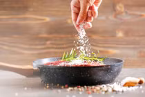 5 thực phẩm quen thuộc âm thầm “bào mòn” xương