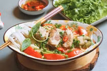 Công thức bún sườn nấu sấu chua thanh, mềm thơm ngày hè