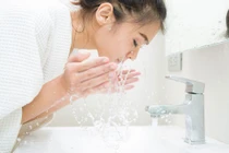 3 lỗi chăm sóc da mùa đông khiến da khô nẻ, nhạy cảm hơn