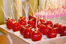 Cách làm kẹo táo caramel cực dễ, ai cũng có thể trổ tài mùa Halloween