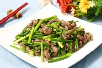 9 món ngon từ rau hẹ giúp quý ông sung mãn