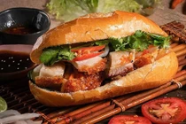 Bánh mì heo quay được đánh giá cao nhất trong top món Việt