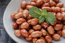 Ngâm nước trước khi rang lạc, bí quyết để hạt bùi, giòn khó cưỡng