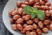 Ngâm nước trước khi rang lạc, bí quyết để hạt bùi, giòn khó cưỡng