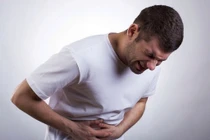 Đi khám vì đau bụng, được chẩn đoán viêm túi thừa đại tràng
