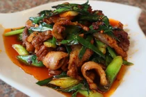 Công thức chuẩn cho món thịt heo sốt tỏi cay Tứ Xuyên ngon như nhà hàng